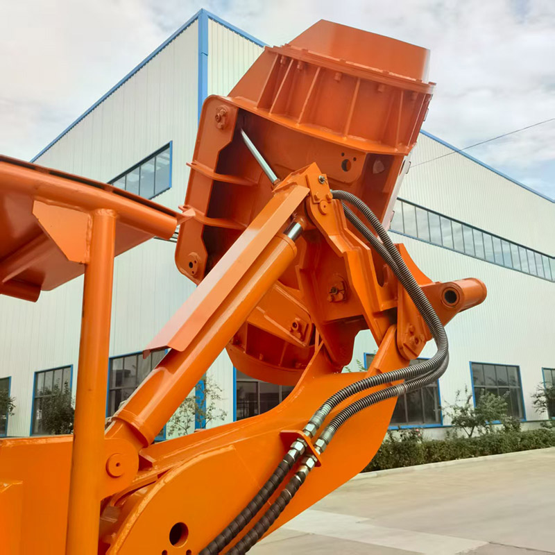 Alat Bongkar Muat Batu di Sisi Tambang