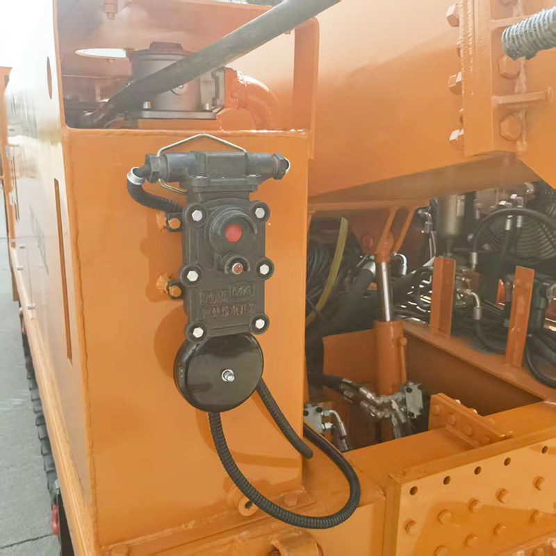 Nouveau chargeur déblayeur