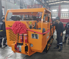 รถขนส่งตีนตะขาบใต้ดิน