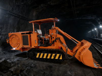 Mengapa dikatakan bahwa mesin pemuat batu dengan pembongkaran samping harus dibeli dari produsen aslinya?