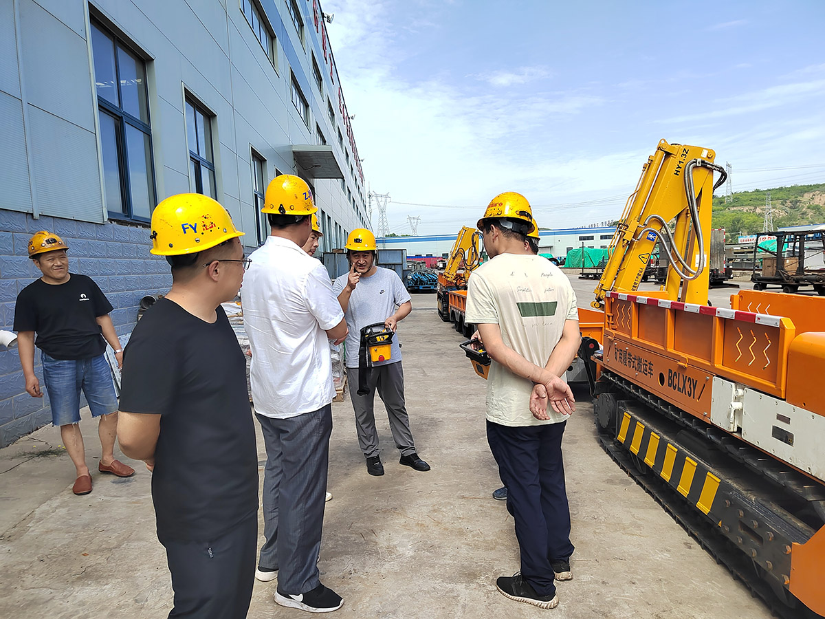 Pengangkut Perayap Bawah Tanah