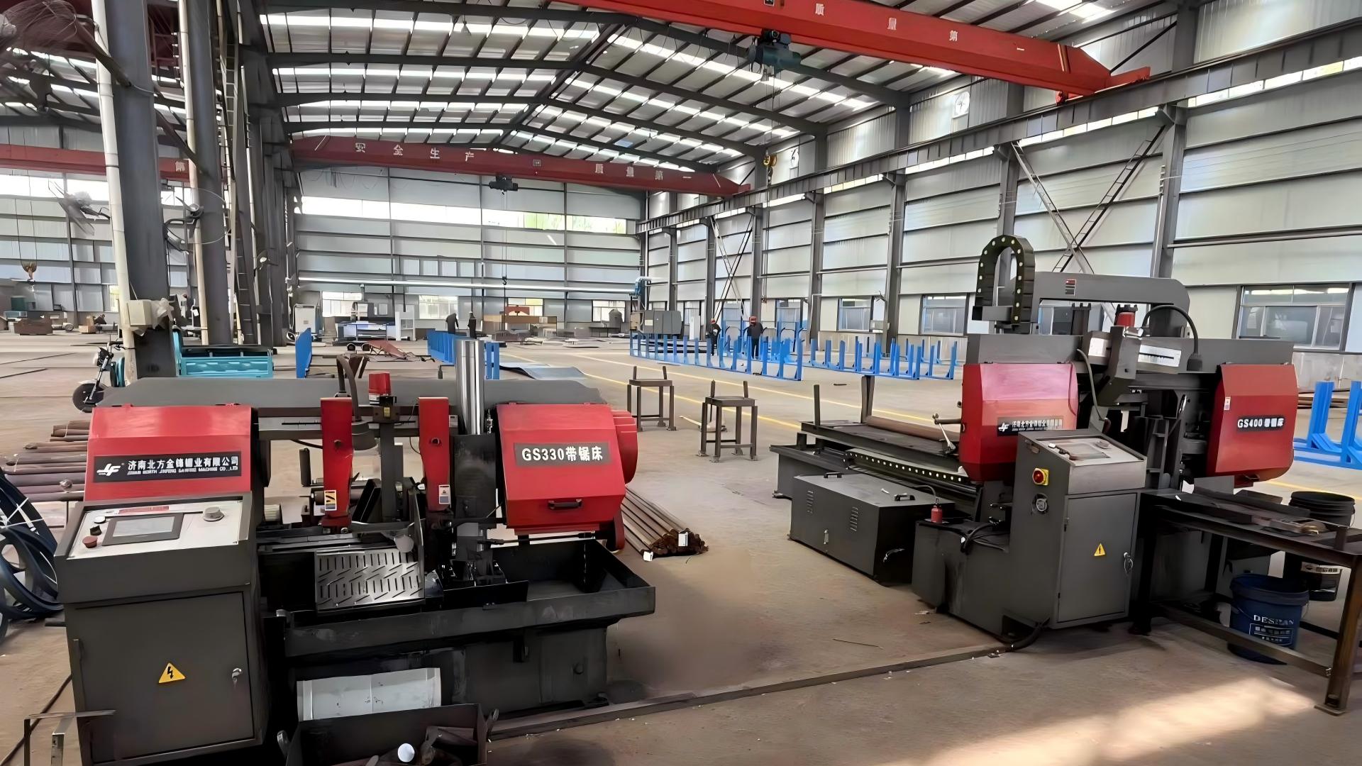 รถตักหินขนถ่ายด้านข้างเหมืองถ่านหิน